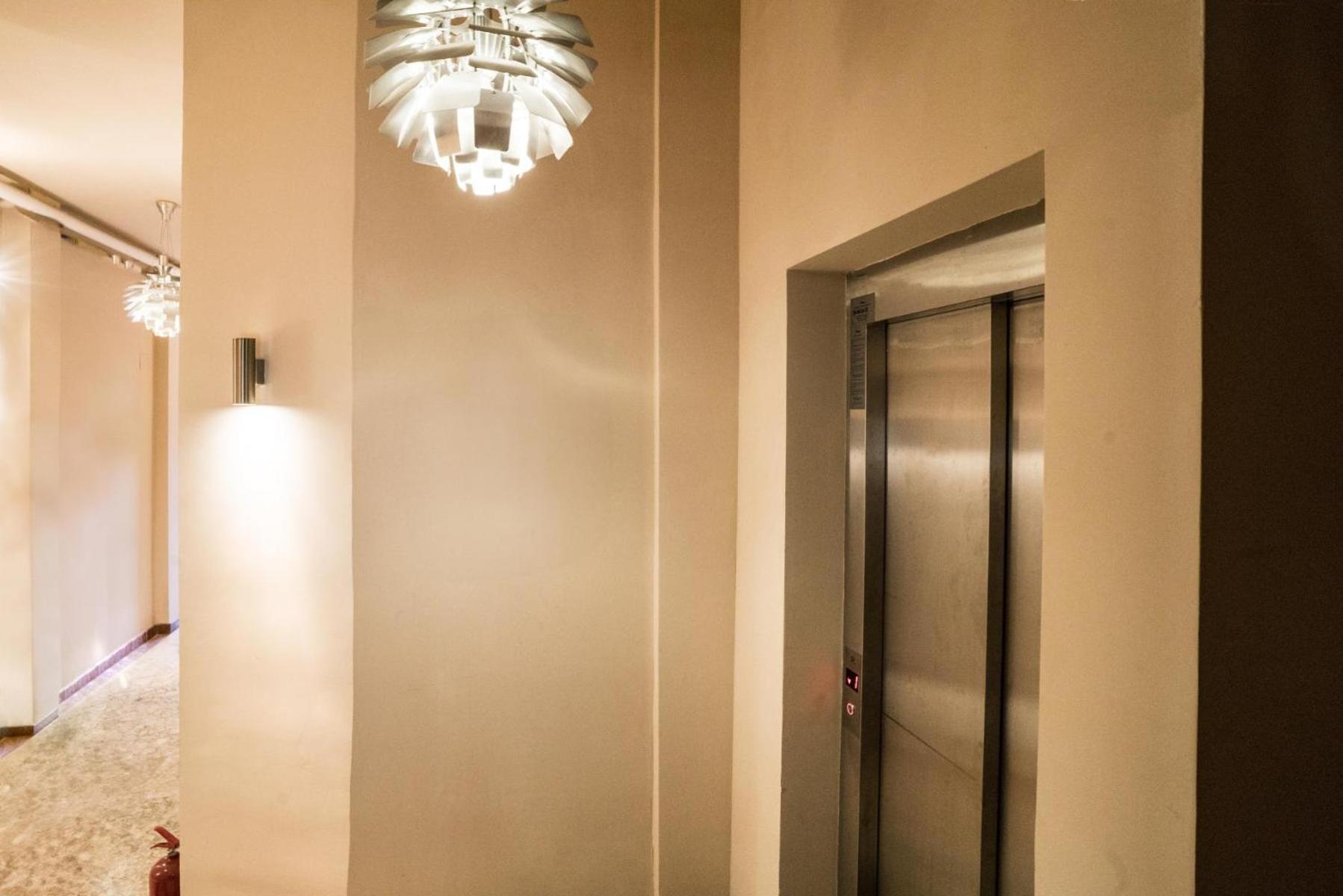 Athenaeum Spacious& Cozy 1Br Prime Location W Balcony Bucharest Luaran gambar