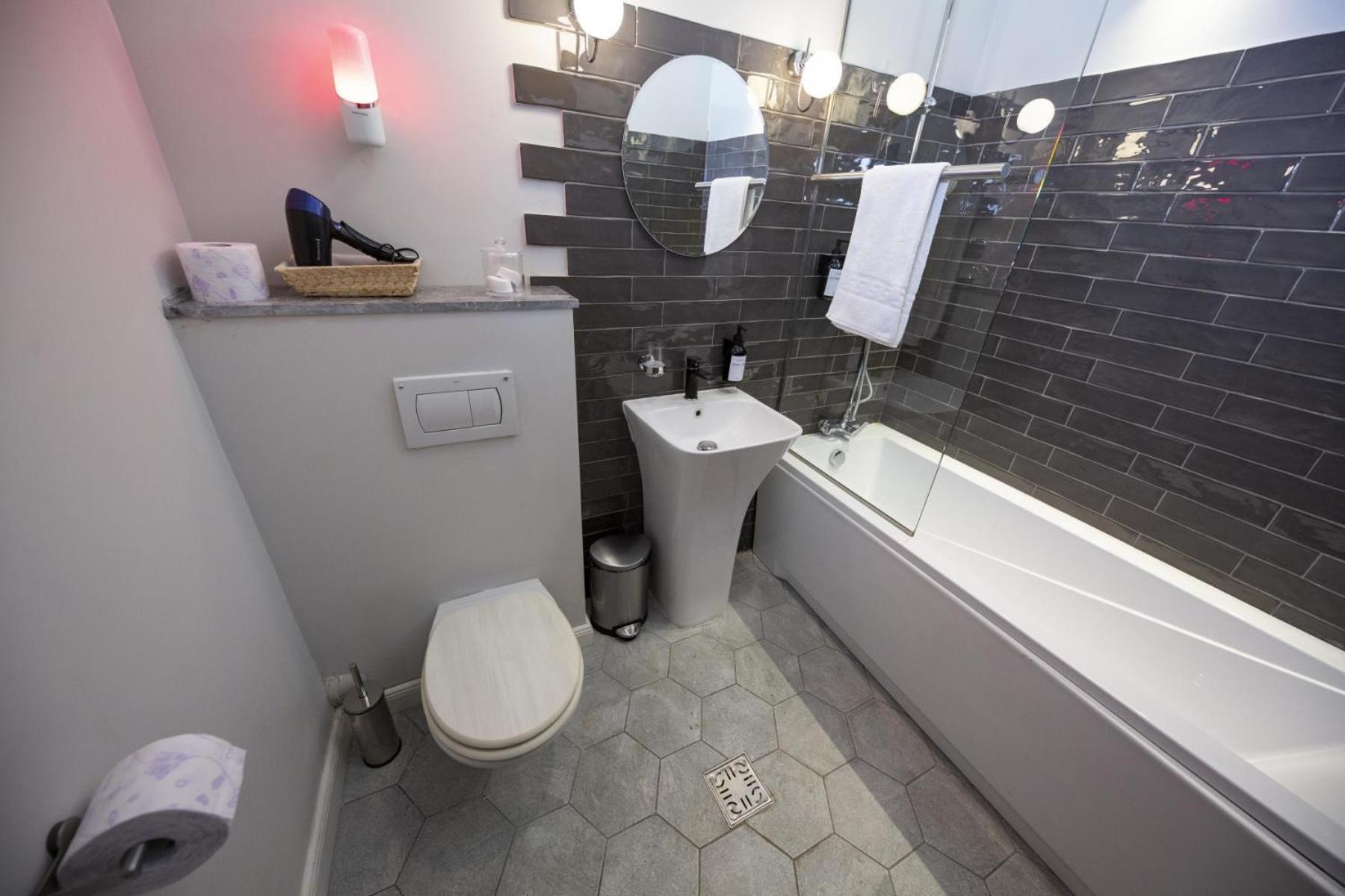 Athenaeum Spacious& Cozy 1Br Prime Location W Balcony Bucharest Luaran gambar